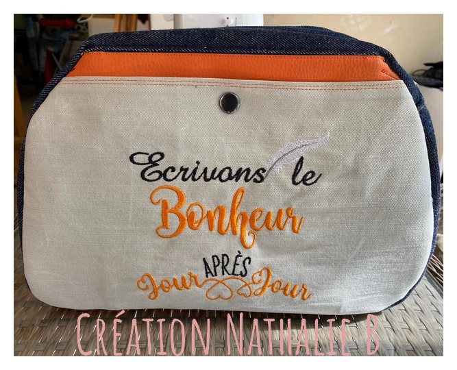 Motif de broderie machine écrivons le bonheur